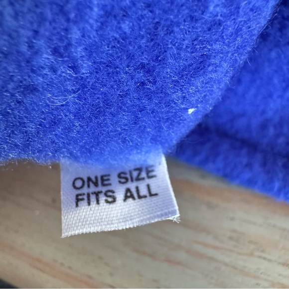 Colorful Patterned Fleece Hat - Picture 11 of 12